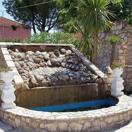 Paradise & לגאנאס
